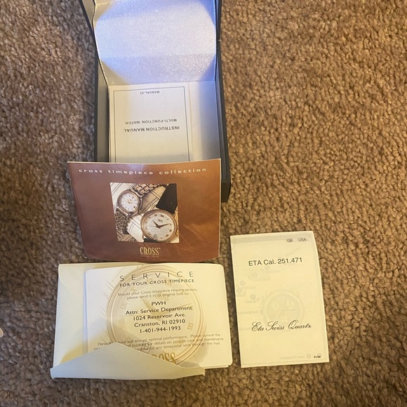 Brand new Gold August Steiner Cross timepiece - Picture 8 of 8